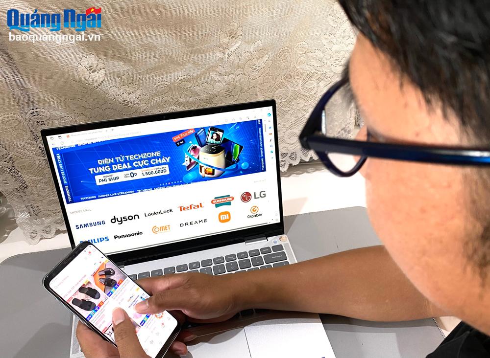 Mua hàng trên sàn thương mại điện tử: Nhiều tiện lợi