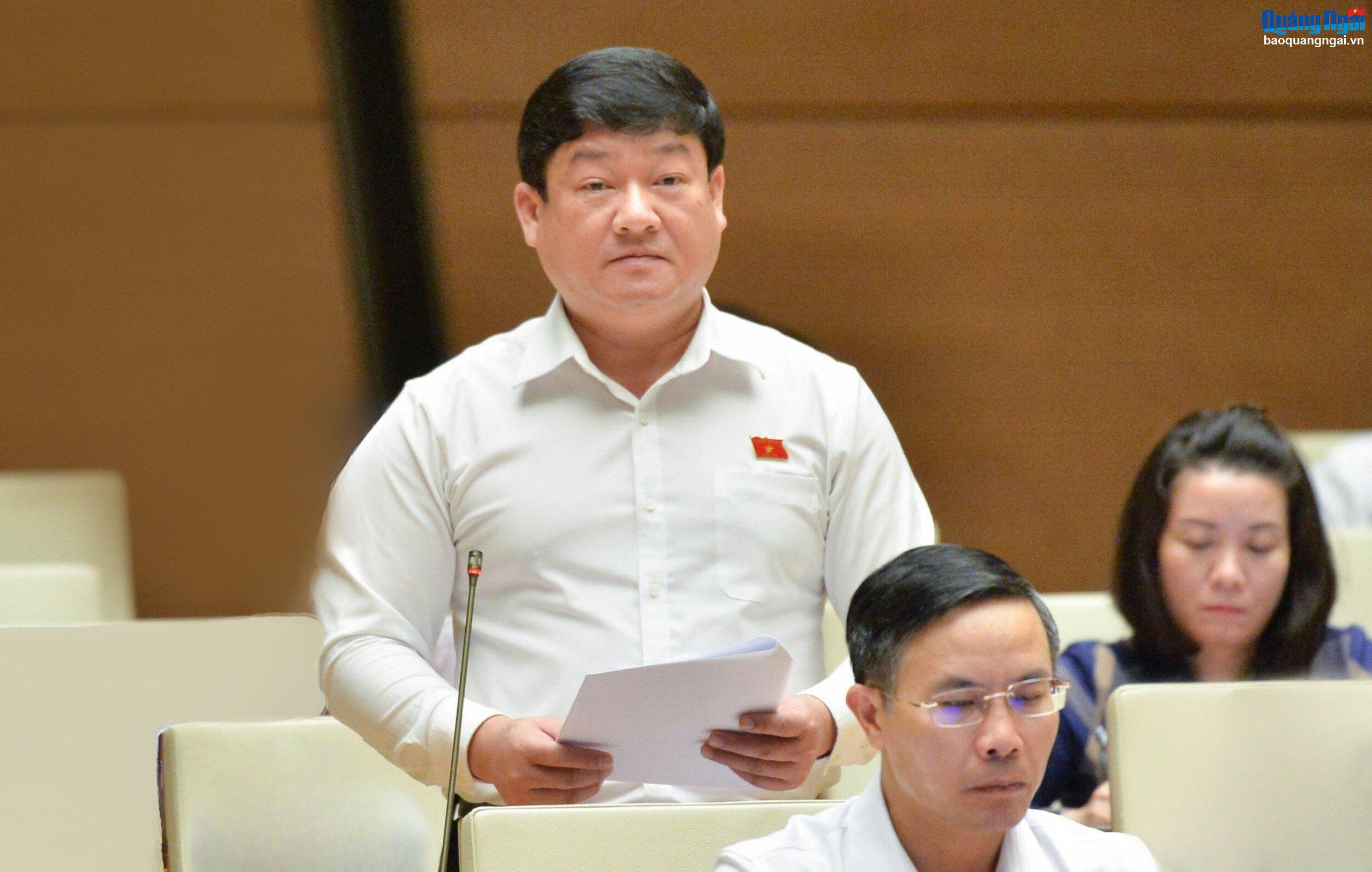 Đoàn ĐBQH tỉnh Quảng Ngãi tham gia góp ý dự thảo Luật Kinh doanh bất động sản (sửa đổi)