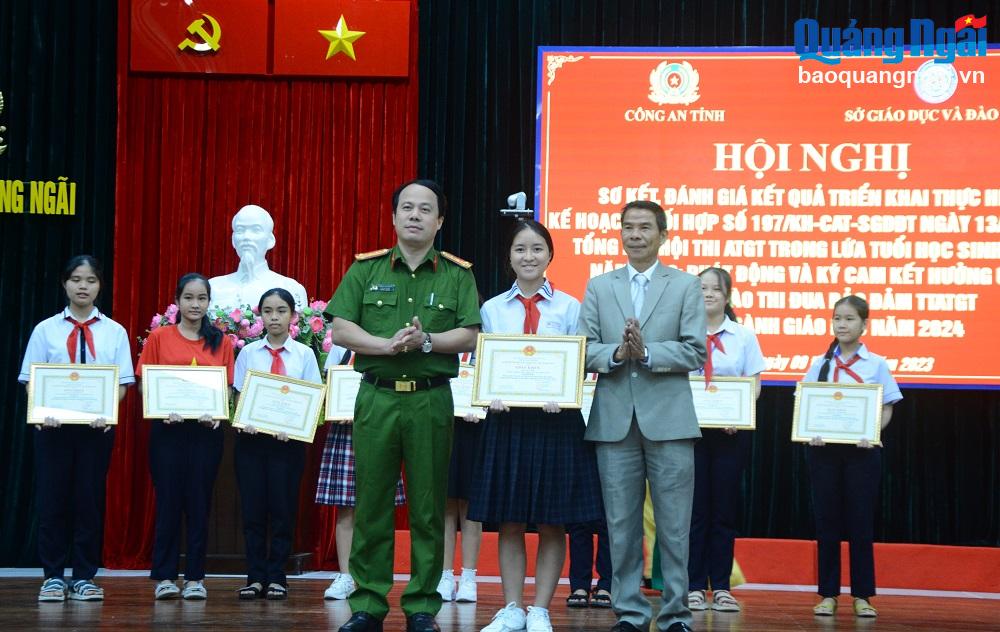 Tăng cường giáo dục pháp luật về an toàn giao thông cho học sinh, sinh viên