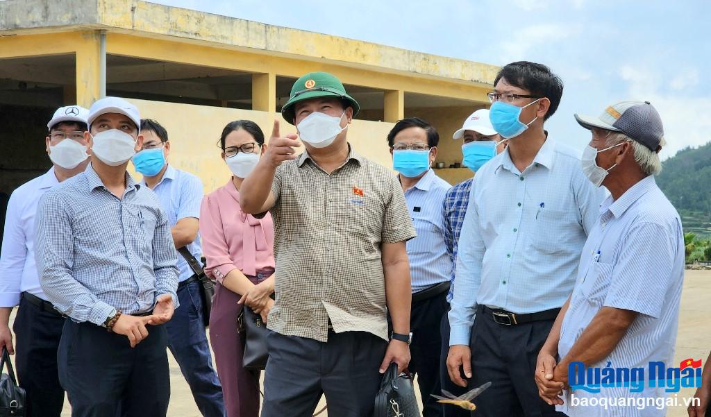 Khảo sát tình hình ô nhiễm và xử lý chất thải rắn sinh hoạt ở huyện Lý Sơn