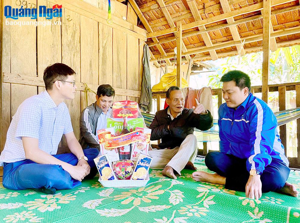 Đâu cần thanh niên có...