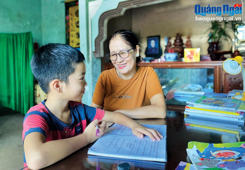 Những phụ nữ cao tuổi tiêu biểu