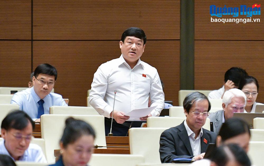 Đoàn ĐBQH tỉnh Quảng Ngãi góp ý dự thảo Luật Tư pháp người chưa thành niên 