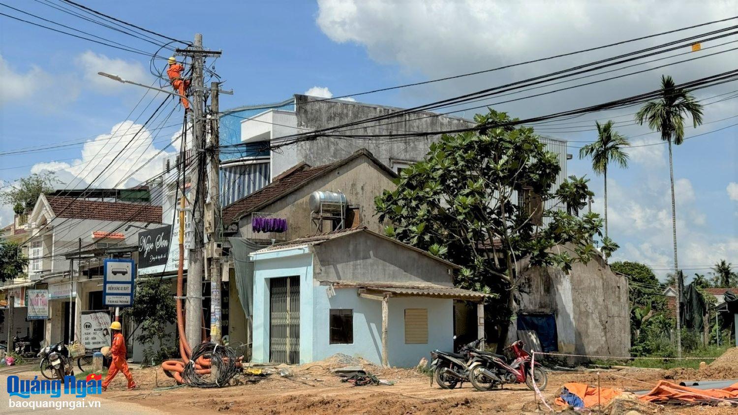 Đẩy nhanh di dời hạ tầng kỹ thuật phục vụ cao tốc