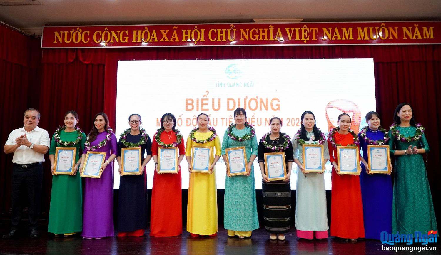 Biểu dương, giao lưu, chia sẻ kinh nghiệm Chương trình “Mẹ đỡ đầu”