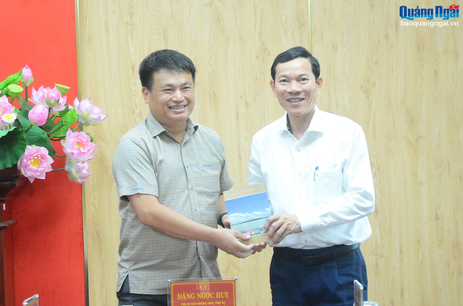 Gặp mặt Đoàn đại biểu dự Đại hội đại biểu toàn quốc Mặt trận Tổ quốc Việt Nam lần thứ X