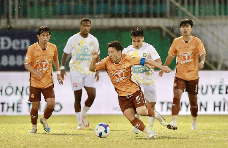 V-League 2024 - 2025: Hoàng Anh Gia Lai và Hà Tĩnh vẫn bất bại