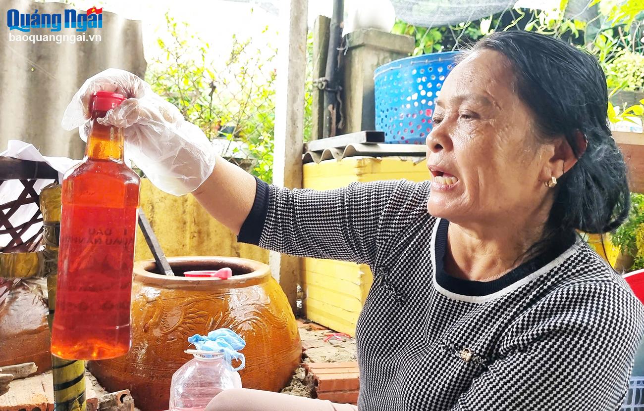 Nghề làm nước mắm ở cửa biển Sa Cần