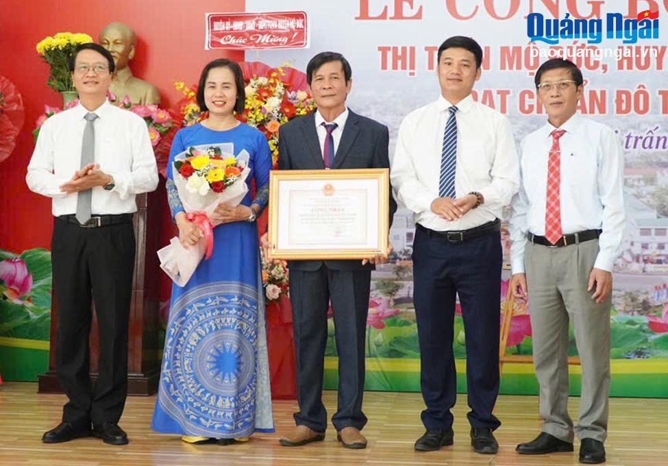 Thị trấn Mộ Đức được công nhận 