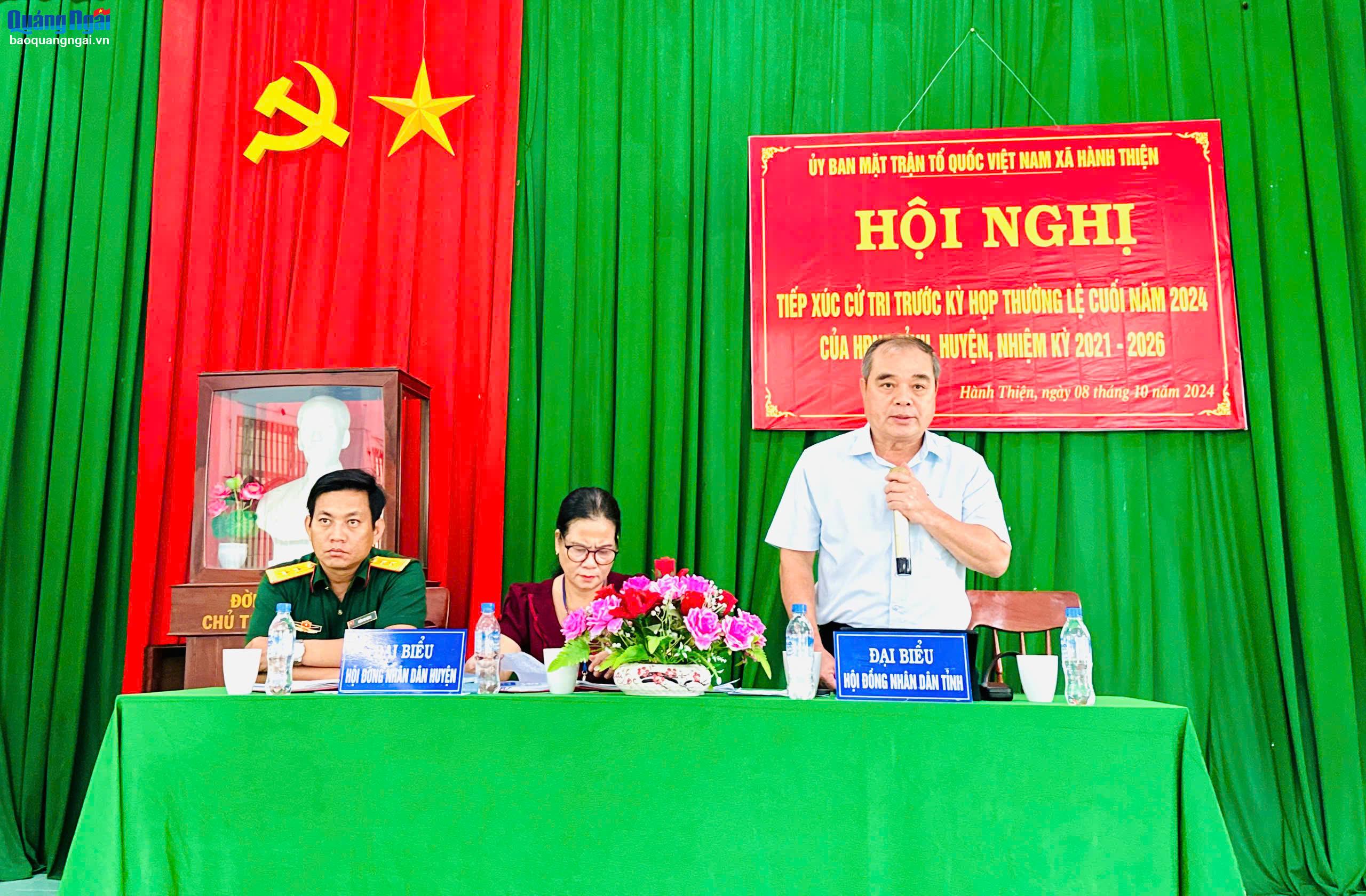 Phó Chủ tịch Thường trực UBND tỉnh Trần Hoàng Tuấn tiếp xúc cử tri tại xã Hành Thiện