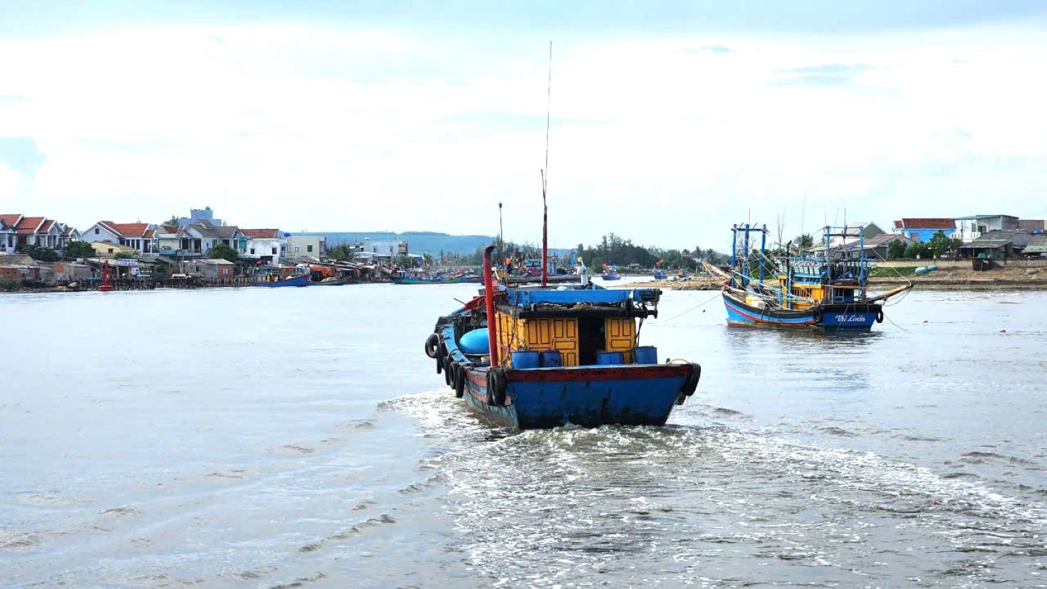 Tăng cường quản lý, giám sát tàu cá chưa lắp thiết bị giám sát hành trình