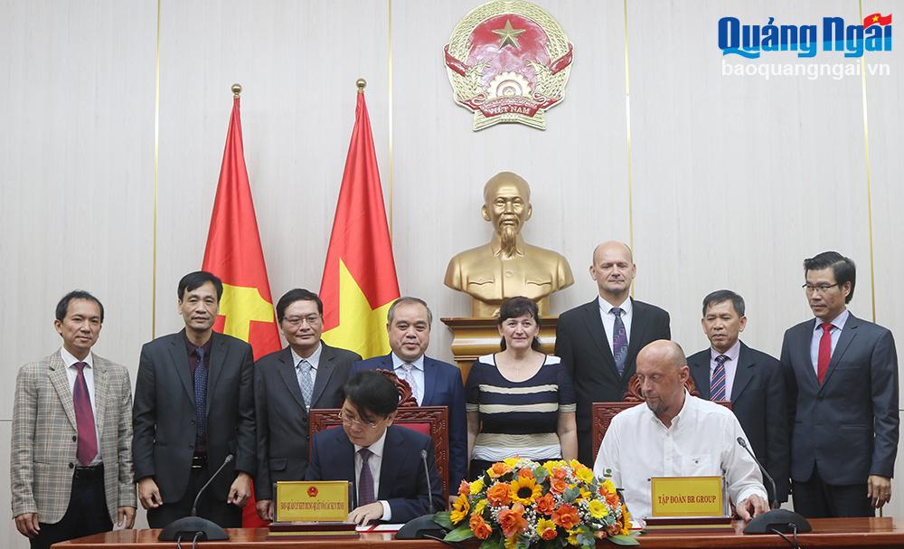 Xúc tiến đầu tư, hợp tác đào tạo nguồn nhân lực