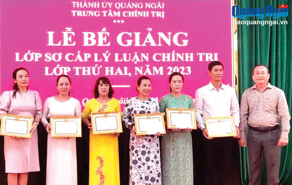 Đổi mới tuyên truyền, giáo dục chính trị, tư tưởng