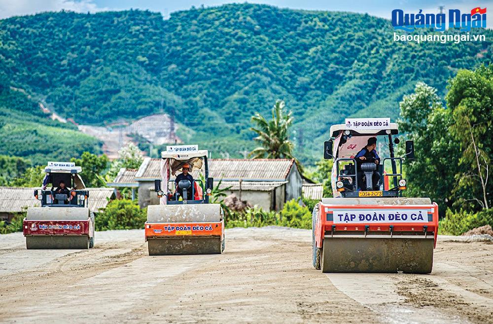 Thi công cao tốc Bắc - Nam đoạn Quảng Ngãi - Hoài Nhơn: Nỗ lực đảm bảo tiến độ