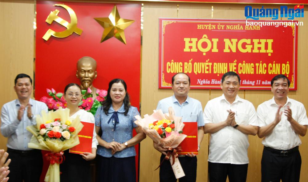 Nghĩa Hành: Công bố các quyết định về công tác cán bộ