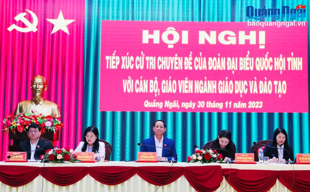 Đoàn ĐBQH tỉnh tiếp xúc cử tri chuyên đề với cán bộ, giáo viên