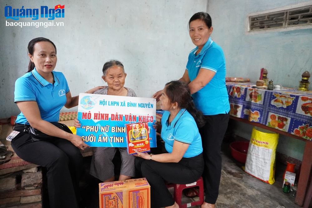 Hiệu quả từ mô hình “Phụ nữ Bình Sơn sưởi ấm tình thương”