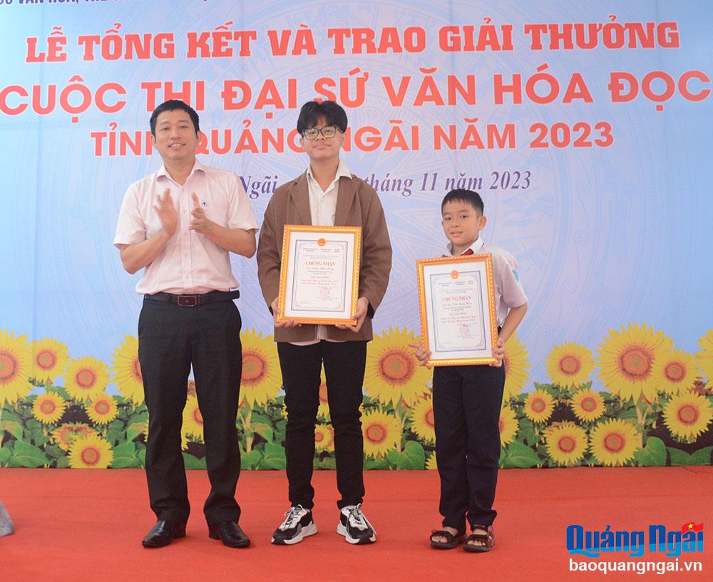 Trao giải Cuộc thi Đại sứ văn hóa đọc