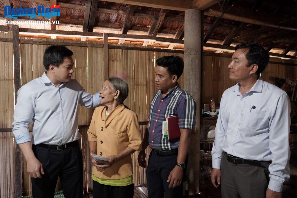 Đẩy nhanh tiến độ xây dựng nhà ở cho hộ nghèo, cận nghèo