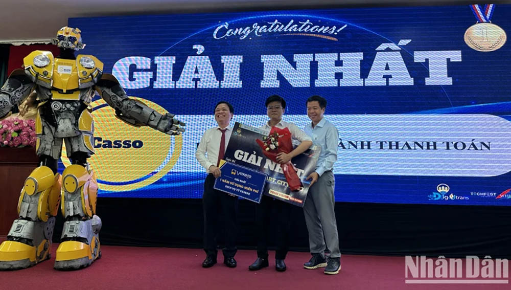 Trao giải Cuộc thi DigiTrans Smart City năm 2023