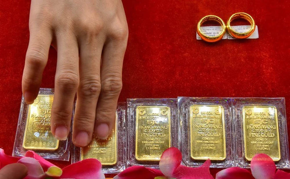 Giá vàng tiếp đà tăng cả triệu đồng mỗi lượng