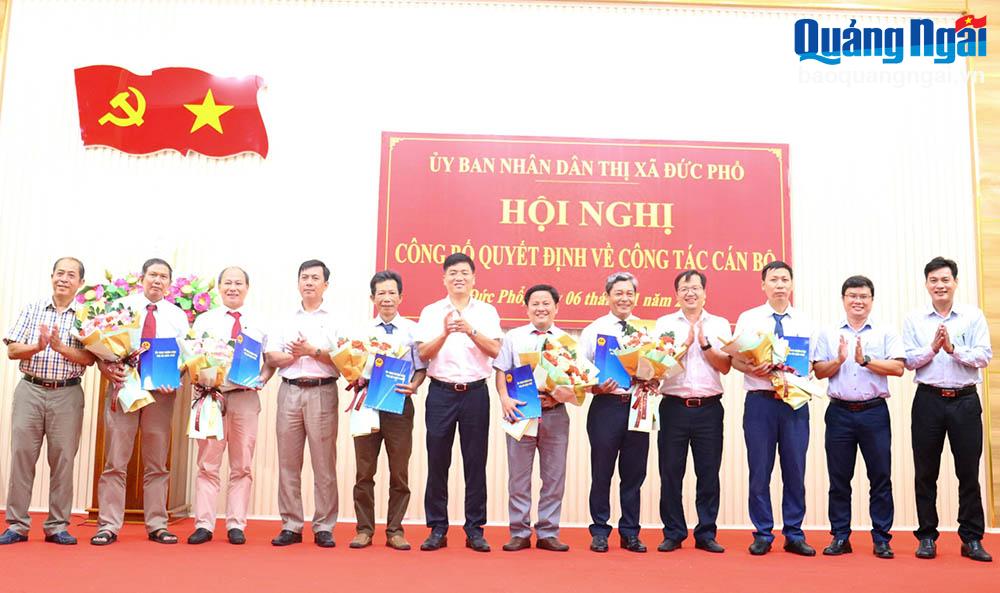 Thị xã Đức Phổ công bố các quyết định về công tác cán bộ