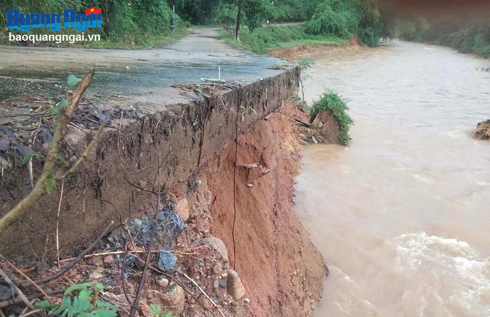 Sạt lở nghiêm trọng trên địa bàn huyện Sơn Hà