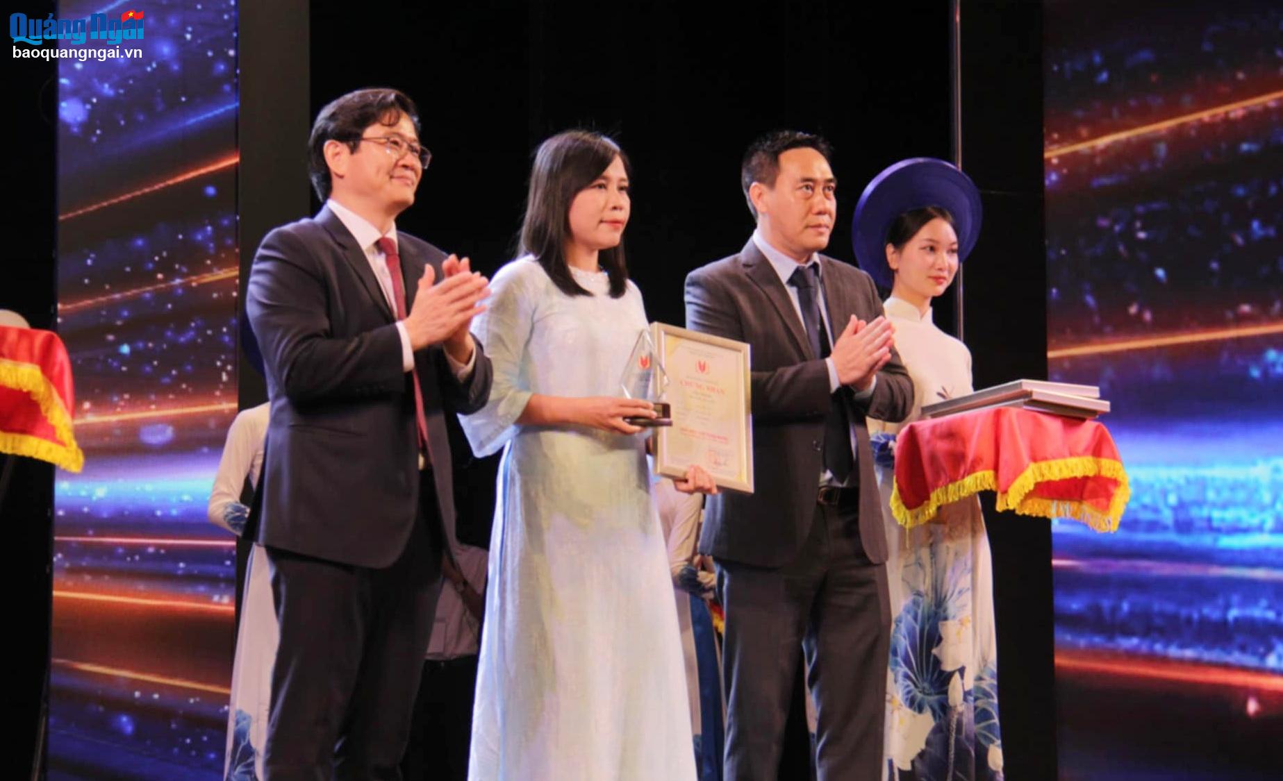 Lần thứ 5 Báo Quảng Ngãi đoạt giải báo chí toàn quốc Vì sự nghiệp giáo dục Việt Nam