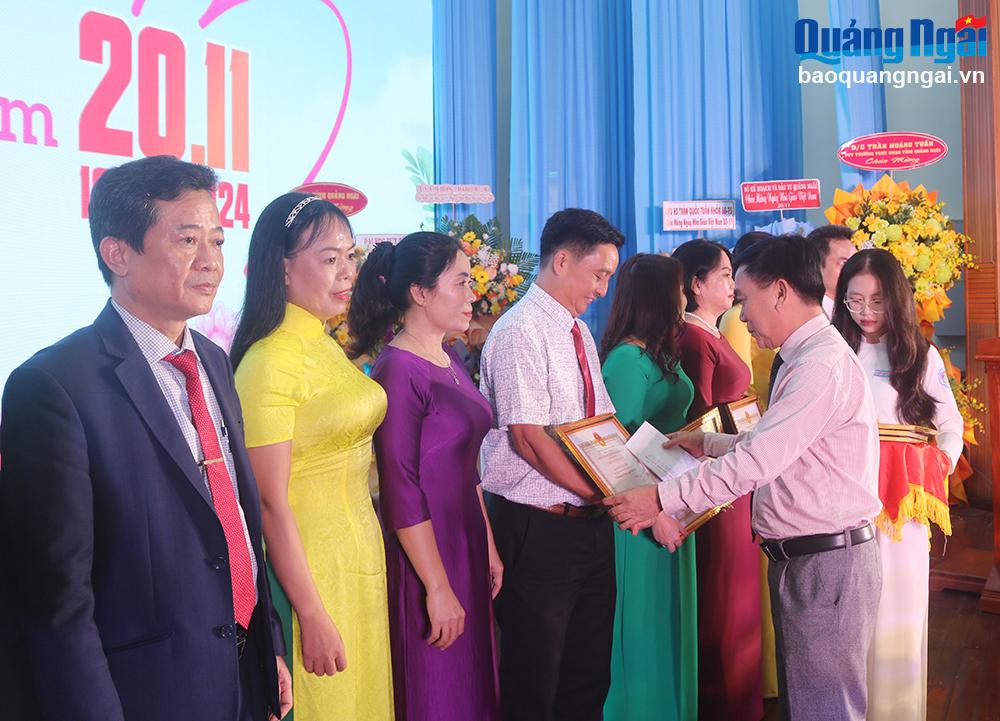 Trường THPT Trần Quốc Tuấn kỷ niệm 42 năm ngày Nhà giáo Việt Nam