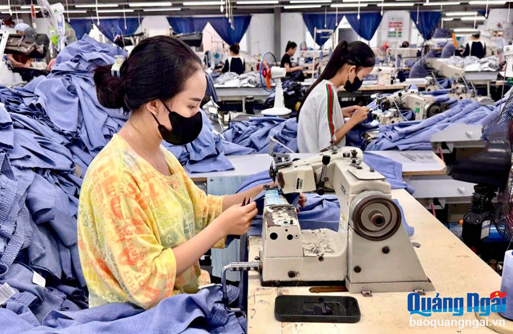 Phát triển thương mại, thúc đẩy tăng trưởng kinh tế