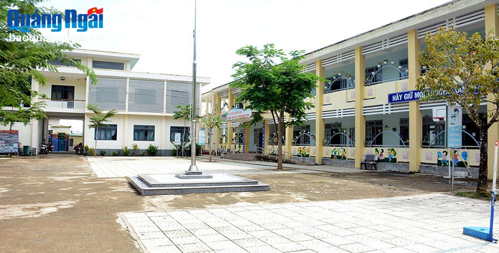 Sự nghiệp trồng người ở đất ngàn cau