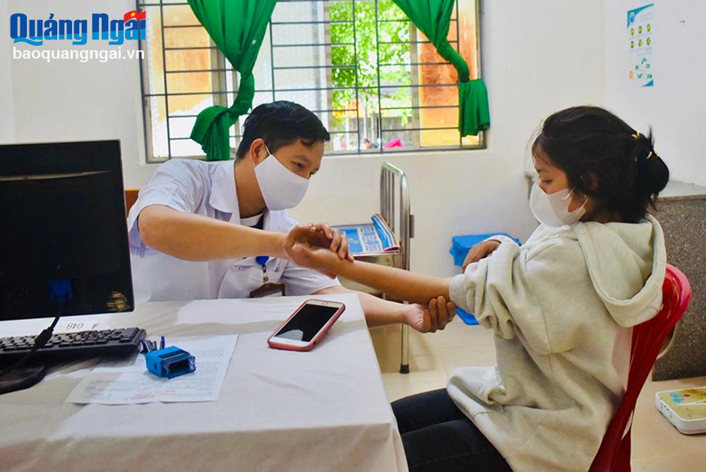 Nhiều quyền lợi khi tham gia bảo hiểm y tế 5 năm liên tục