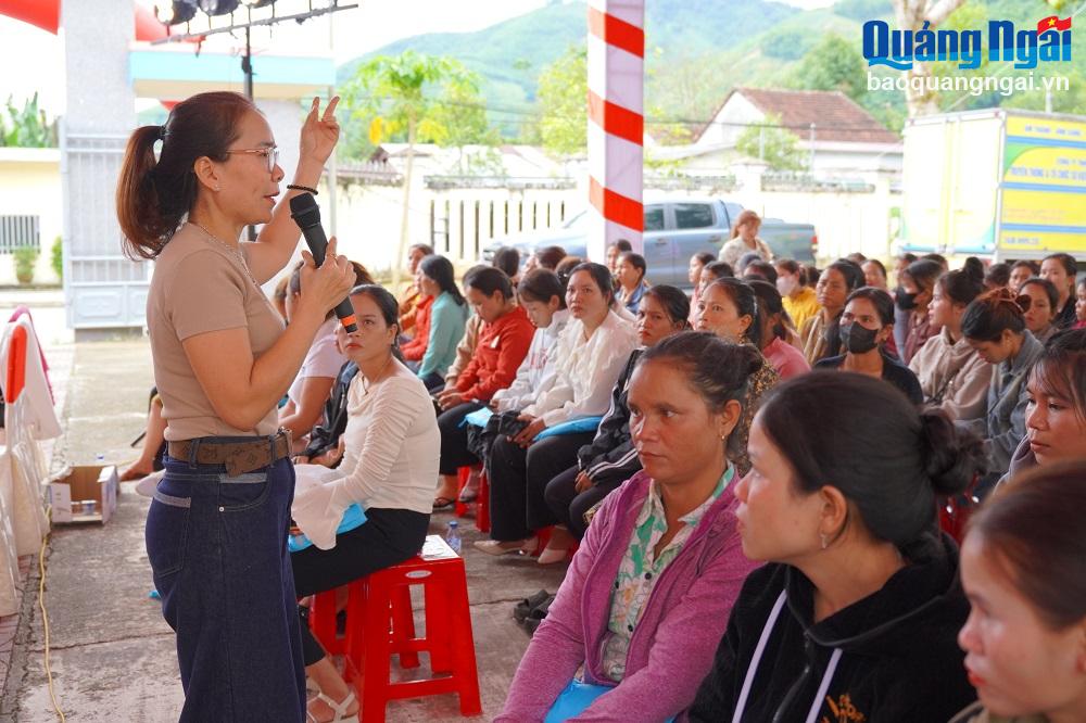 Truyền thông vận động phụ nữ sinh con tại cơ sở y tế