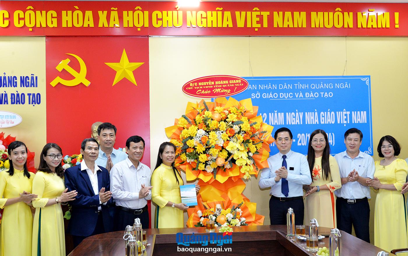 Chủ tịch UBND tỉnh Nguyễn Hoàng Giang chúc mừng ngành giáo dục nhân ngày Nhà giáo Việt Nam