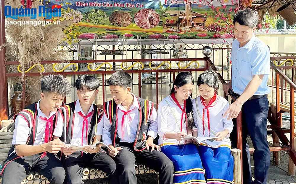 Xây dựng và phát triển con người Việt Nam: Nhiệm vụ trọng tâm, xuyên suốt 