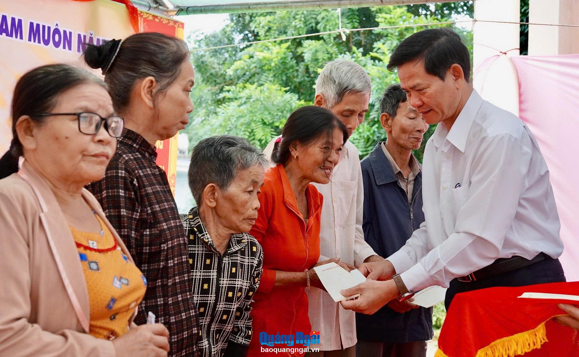 Ngày hội đại đoàn kết toàn dân tộc ở khu dân cư Phú Bình