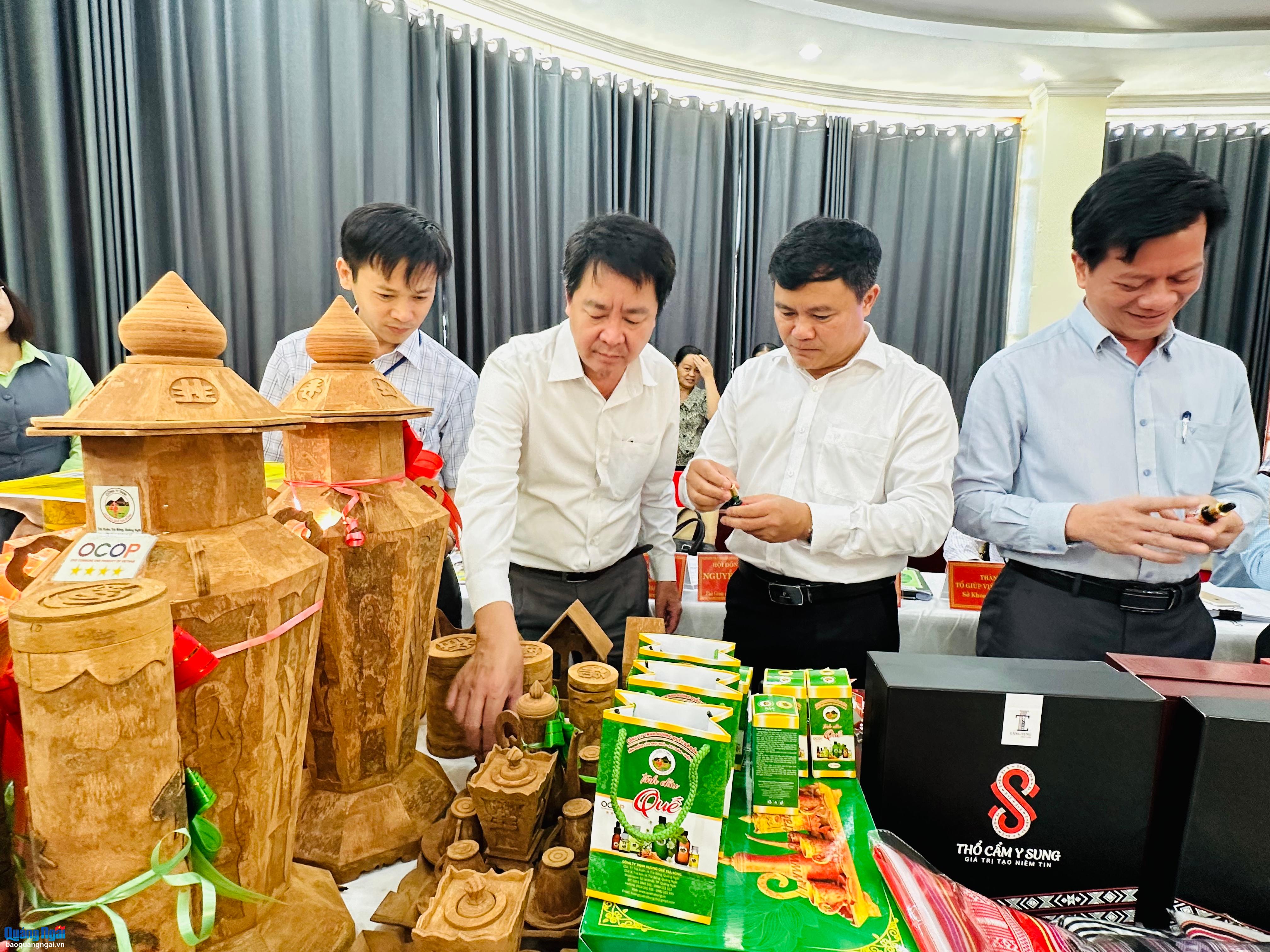 Đánh giá 14 sản phẩm OCOP tiềm năng 4 sao