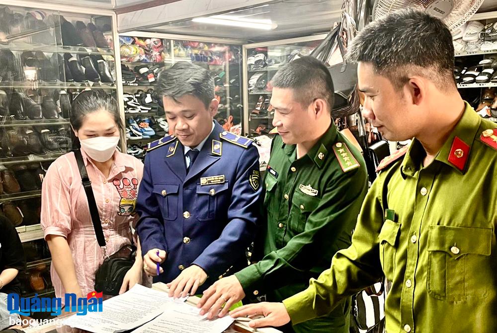 Chống buôn lậu, gian lận thương mại cuối năm