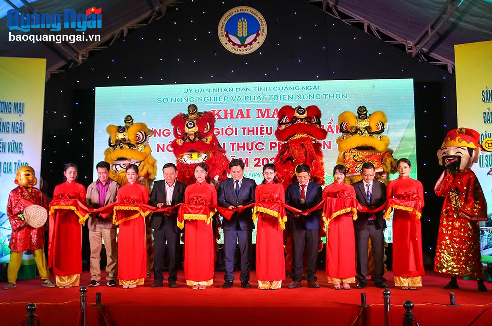 Giới thiệu sản phẩm OCOP và nông sản thực phẩm an toàn năm 2023