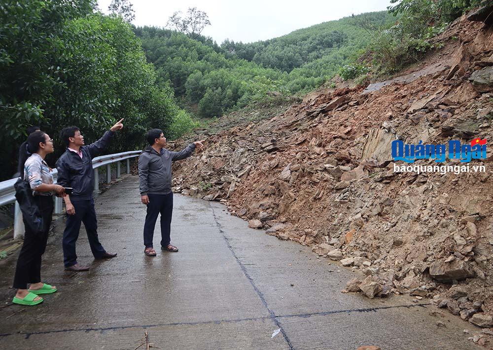 Sạt lở tại đèo Eo Chim 