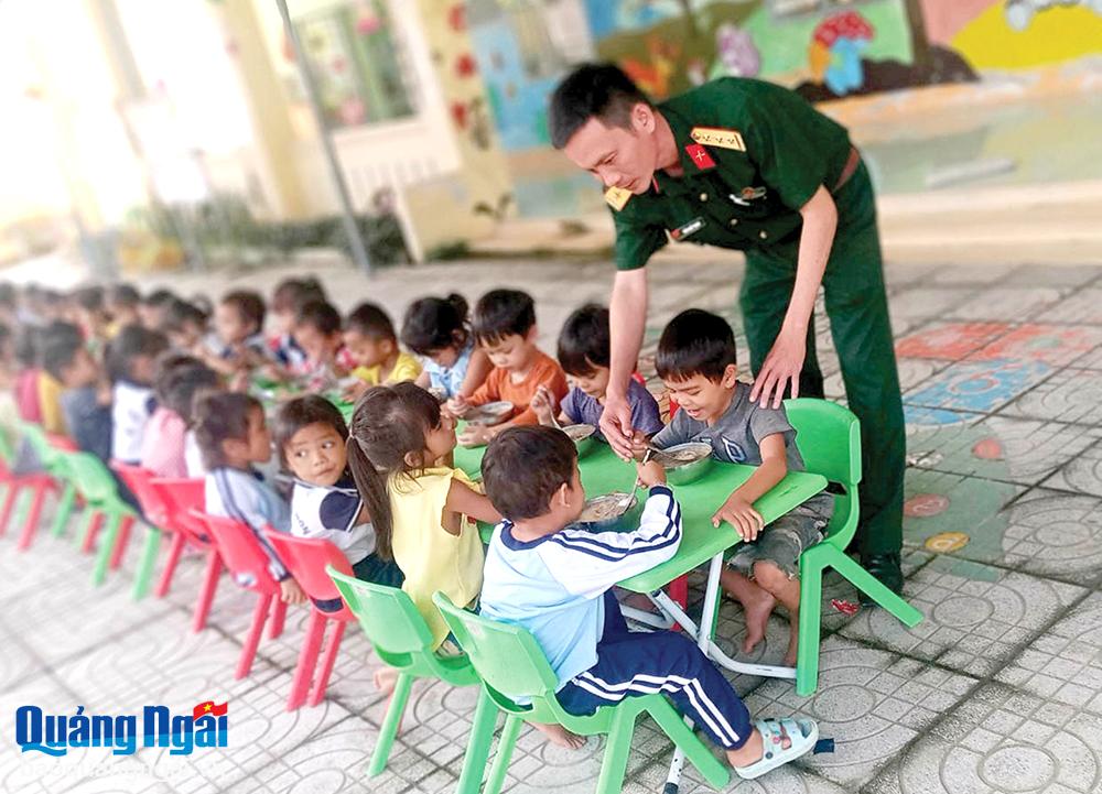 Thắm đượm tình quân dân 