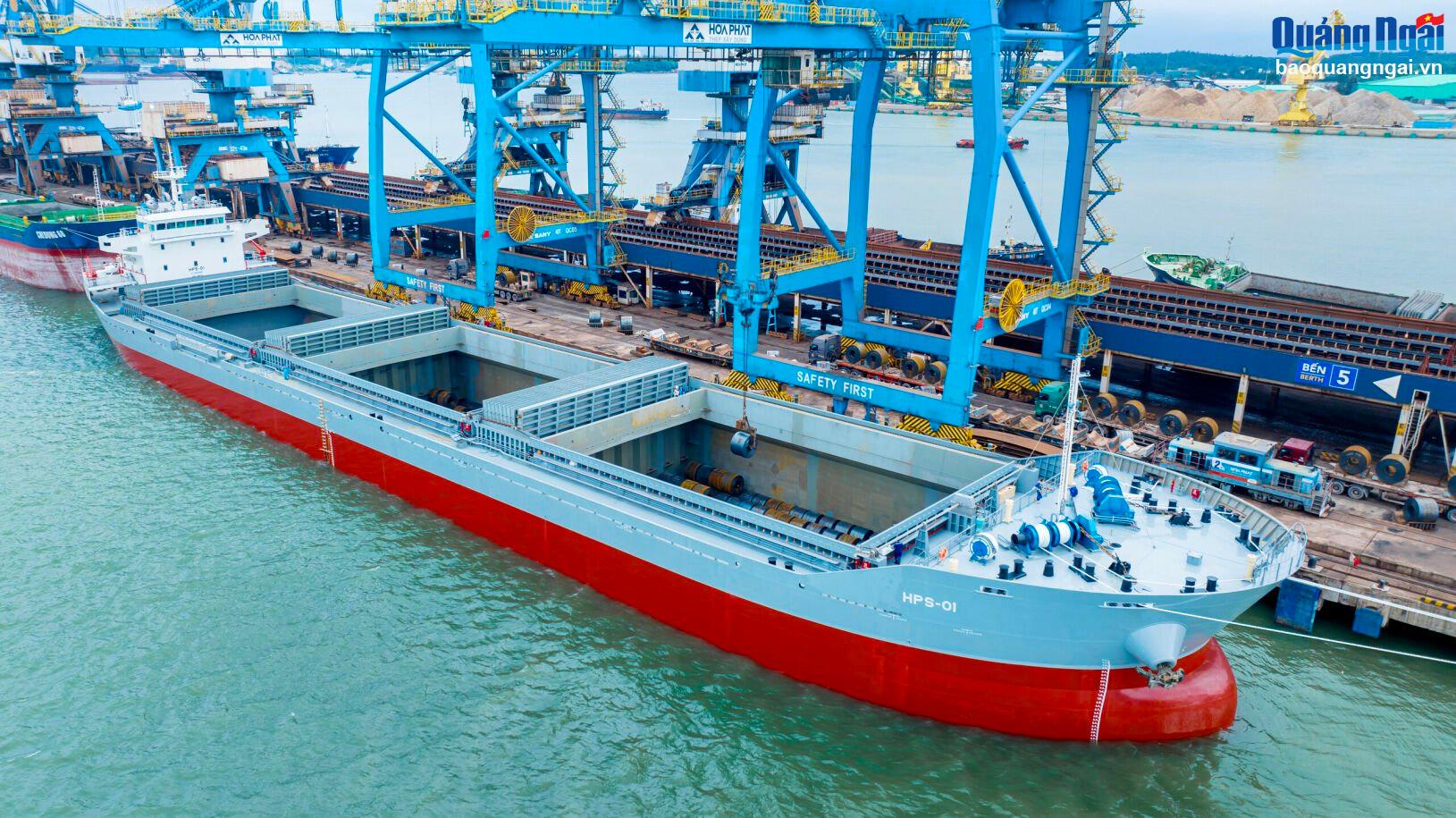 Hòa Phát đưa vào khai thác tàu HPS-01