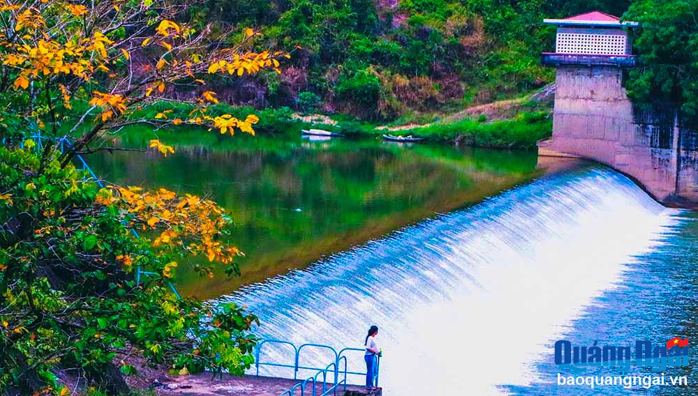 Tác giả - Tác phẩm: Vang khúc hát về Thạch Nham