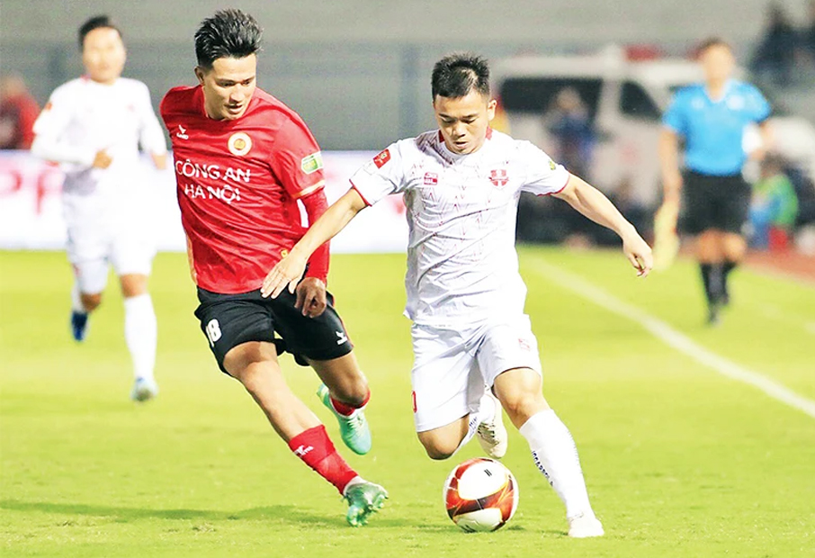 Thắng Công an Hà Nội 3-1, Hải Phòng vươn lên vị trí thứ ba