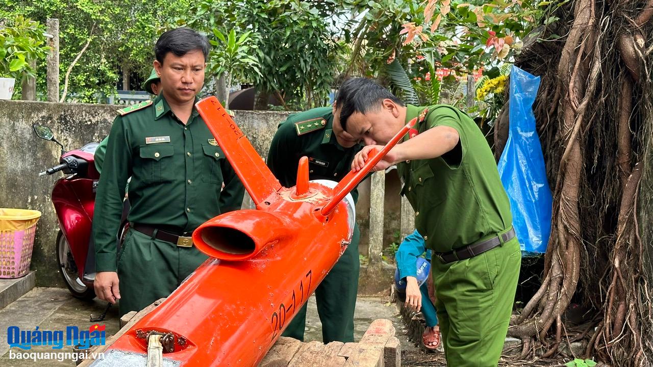 Thu giữ vật thể trôi dạt hình dạng máy bay không người lái