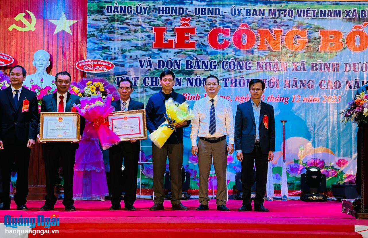 Xã Bình Dương đón Bằng công nhận xã đạt chuẩn nông thôn mới nâng cao