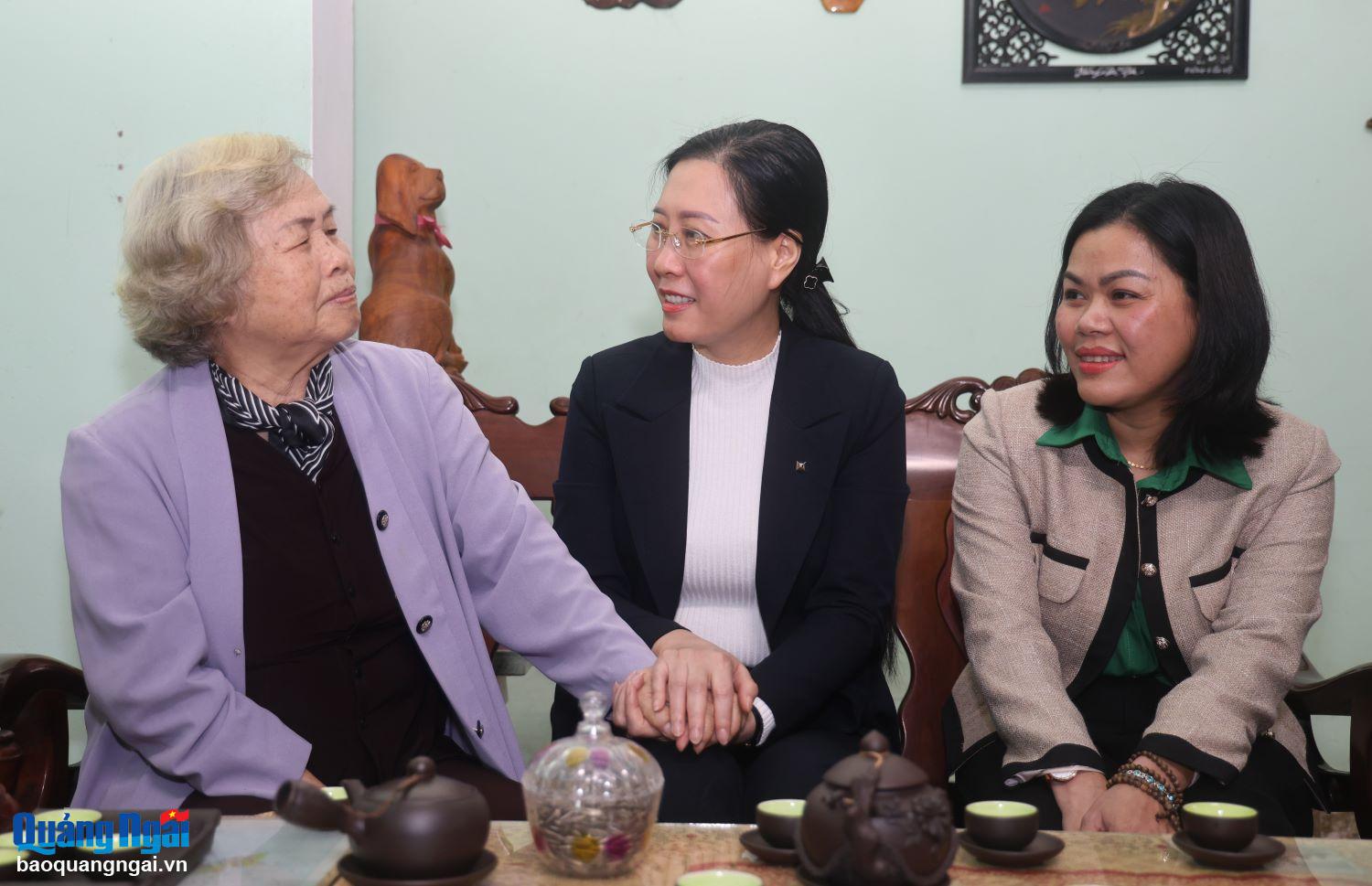 Tri ân các đồng chí nguyên lãnh đạo tỉnh qua các thời kỳ 