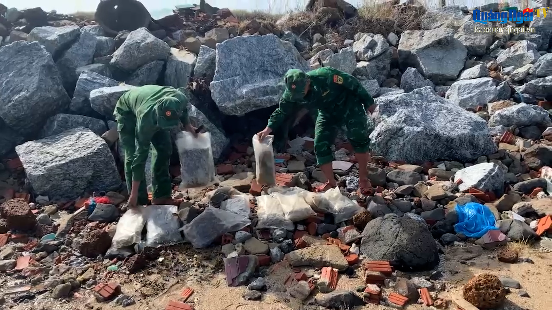 Khởi tố điều tra 9,4kg cần sa trôi dạt