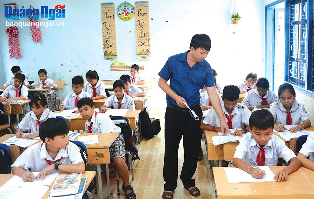 Cõng chữ lên non