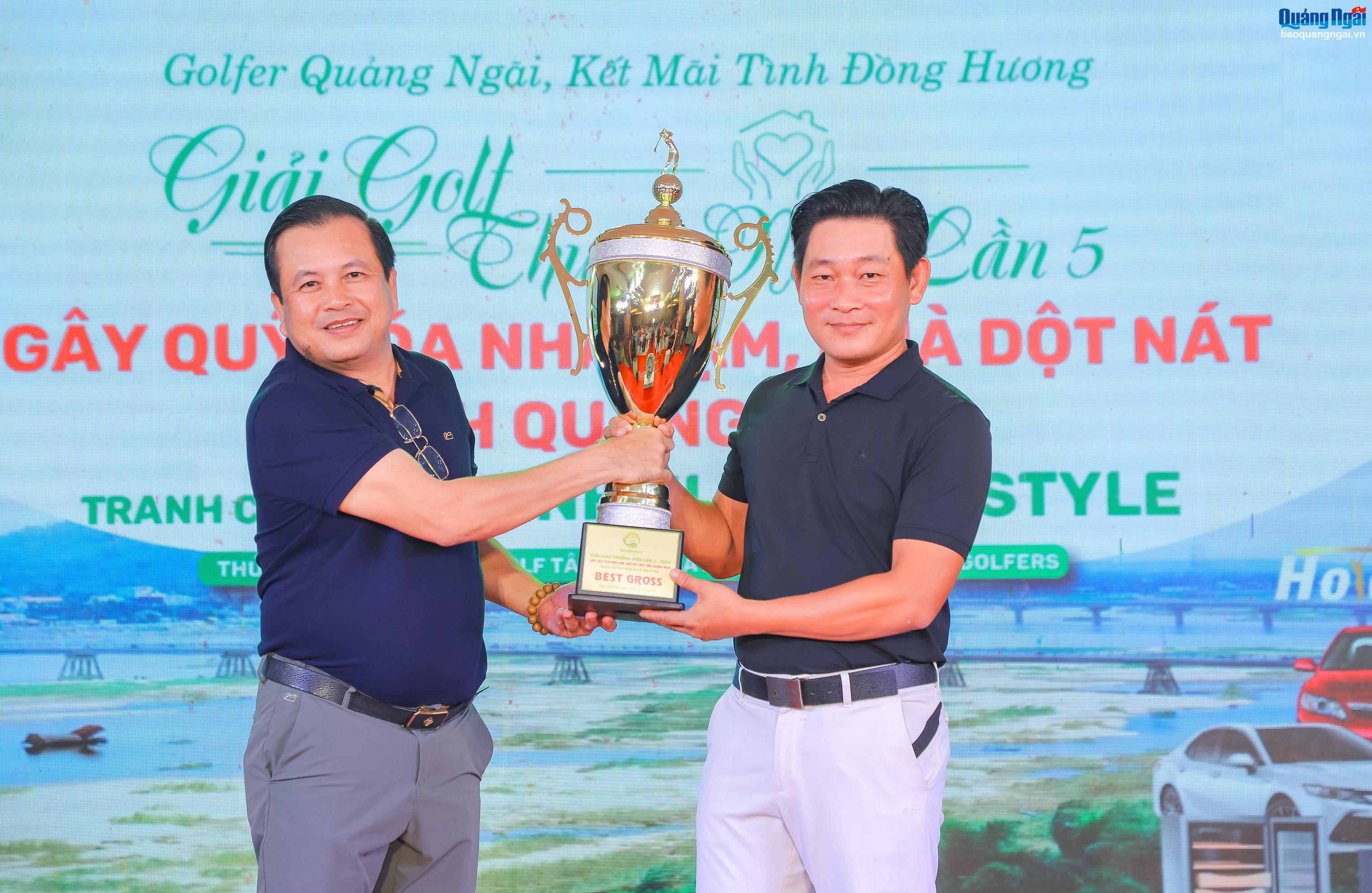 Huy động 900 triệu đồng để xóa nhà tạm, nhà dột nát